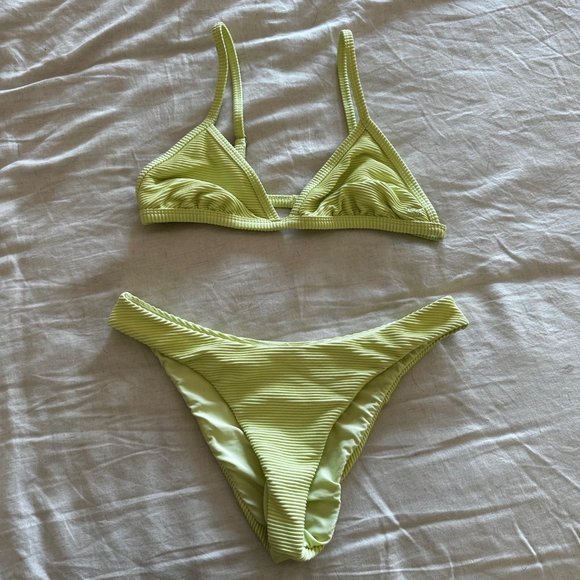 Billabong Ribbed Bikini - Picture 1 of 2